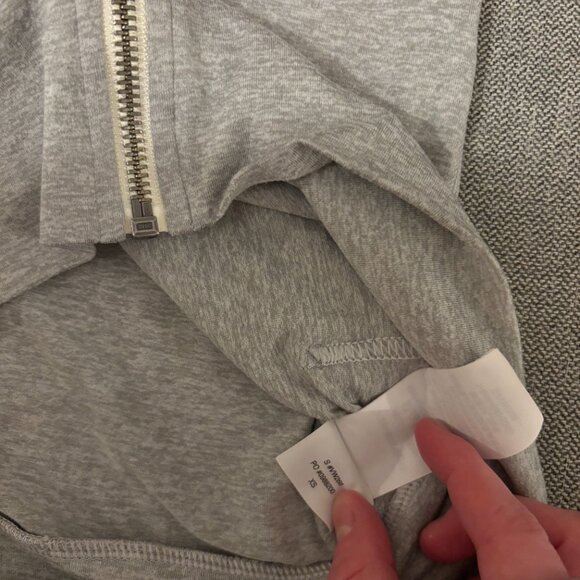 Vuori Performance Hoodie & Shorts Set — Size XS/S - Picture 10 of 11